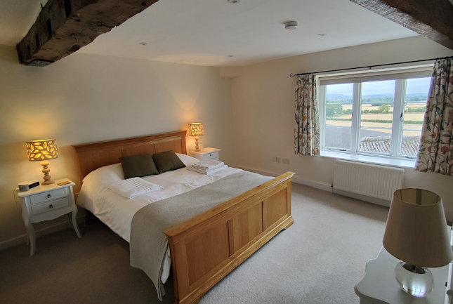 Main bedroom, Mopnkhall 2 Holiday Cottage, Herefordshire Main bedroom, Monkhall 2 Holiday Cottage, Herefordshire